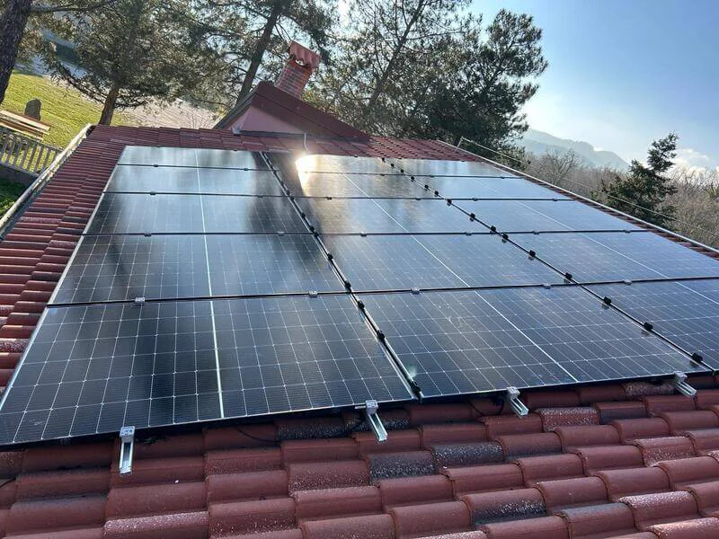 Dettaglio di pannelli fotovoltaici