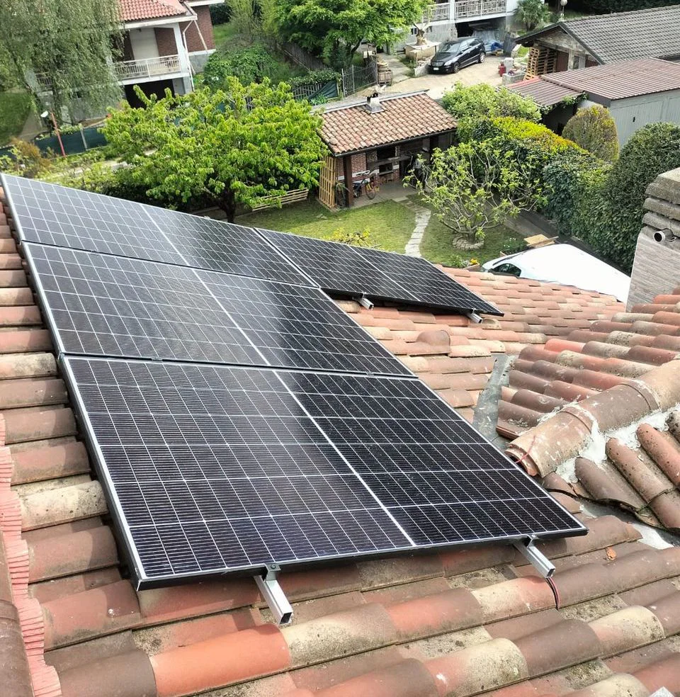 Impianto fotovoltaico Rossodisera su tetto inclinato
